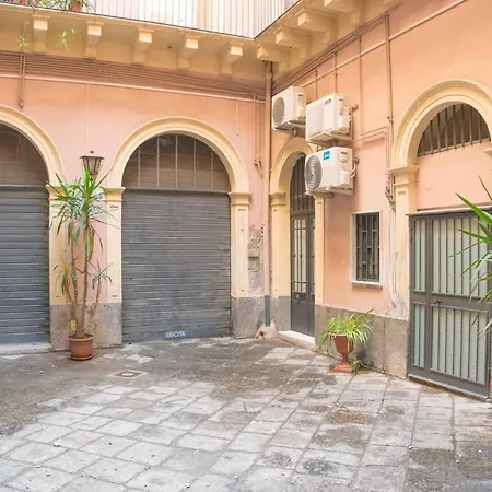 Station House Mario * Catania